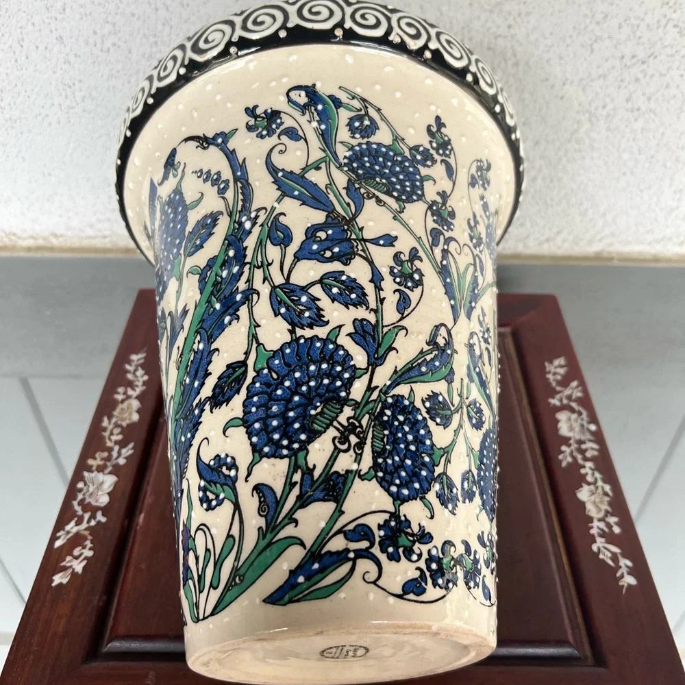 Blue & White ❤️ Green Floral Handpainted Vase ❤️ Nakkas Pottery